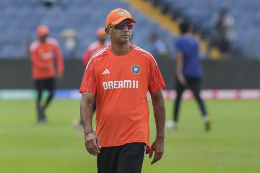 রাহুল দ্রাবিড়ের সিদ্ধান্ত নিয়ে সেই সময় প্রশ্ন উঠলেও তিনি প্রমাণ করে দিয়েছেন তাঁর জহুরীর চোখ। কাজের মাধ্যমে সমালোচকদের দিয়েছেন যোগ্য জবাব। নিজের সেরাটা উজার করে দিয়ে কোচের আস্থার দাম দিয়েছেন কেএল রাহুল, শ্রেয়স আইয়ারও।
