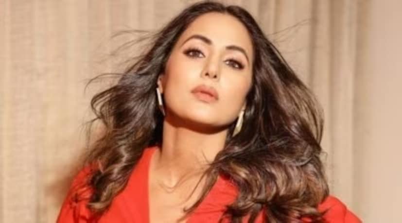 নিজের সোশ্যাল মিডিয়ায় হাতে খেজুর নিয়ে একটি ছবি পোস্ট করেছেন অভিনেত্রী৷ ক্যাপশনে লেখেন-তিনি মারাত্মক গ্যাসের সমস্যায় ভুগছেন৷ প্রতিদিন রোজা রাখতে গিয়েই এই সমস্যা বাড়ছে বলে জানিয়েছেন তিনি৷ উপোস করলেই গ্যাসের সমস্যায় বাড়ছে৷ মা বলেন আজওয়া খেজুর খেল এই সমস্যার সমাধান হবে৷ আপনারা কি কোনও ঘরোয়া সমাধান দিতে পারেন? কমেন্ট করে  বলুন প্লিজ৷ মেসেজে জানাবেন না হারিয়ে যাবে৷