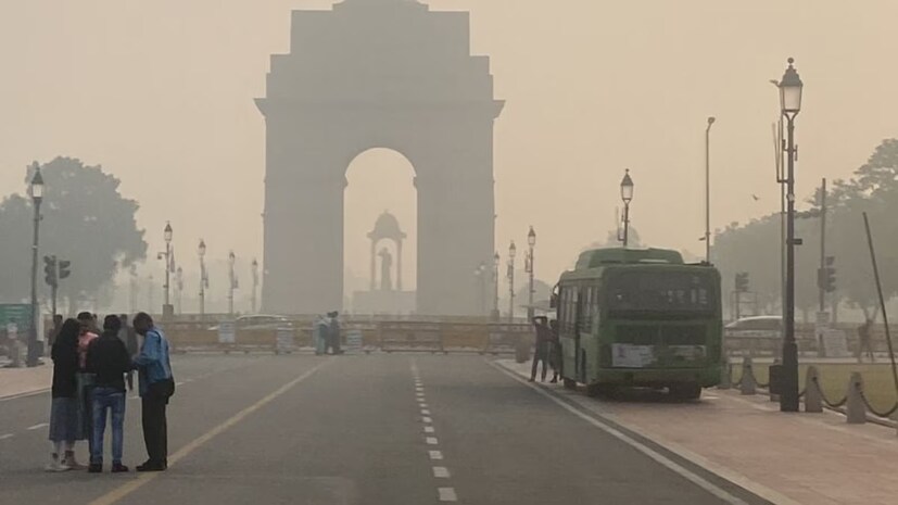 যদি ‘এয়ার ইনডেক্স কোয়ালিটি’ বা ওএকিউআই (AQI) ৪০০-৫০০-এর স্তরে থাকে তা সুস্থ ব্যক্তিদের প্রভাবিত করে এবং বিভিন্ন রোগে আক্রান্তদের জন্য তা খুবই বিপজ্জনক। ‘এয়ার ইনডেক্স কোয়ালিটি’ বা ওএকিউআই (AQI)  ১৫০-২০০-এর স্তর হাঁপানি, ফুসফুস এবং হার্টের সমস্যায় আক্রান্ত ব্যক্তিদের জন্য অস্বস্তি নিয়ে আসে। ০-৫০ এর মাত্রা ভাল বলে মনে করা হয়।