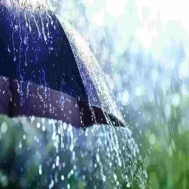 অন্যদিকে, ২৬ মে রাতেই পশ্চিম হিমালয় অঞ্চলে একটি ওয়েস্টার্ন ডিস্টার্বেন্স আঘাত হানতে পারে। রয়েছে আরও একটি পশ্চিমী ঝঞ্ঝার চোখরাঙানি। আগামী ২৯ মার্চ থেকে পশ্চিম হিমালয় অঞ্চলে পৌঁছবে সেটি, এমনটাই পূর্বাভাস।