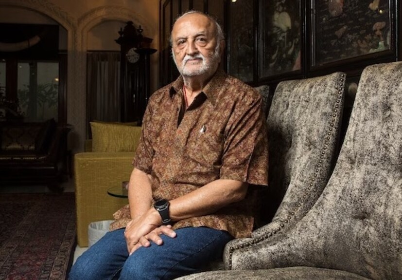 বিজয়পত জানিয়েছেন, এই বিবাদে তিনি ছেলের সঙ্গে নয়, পুত্রবধূ নওয়াজের সঙ্গে রয়েছেন। বিজয়পত, যিনি একসময় রেমন্ডের উচ্চপদে কর্মরত ছিলেন, জীবনে প্রচুর লড়াই করেই তিনি রেমন্ডকে এমন উচু স্থানে নিয়ে গিয়েছিলেন, সেই তাঁকে এবার ফের খুব কঠিন লড়াই করেই জীবনযাপন করতে হচ্ছে। ছেলে গৌতম তাঁকে বাড়ি থেকে বের করে দিয়েছেন। আজ তিনি ভাড়া করা বাড়িতে থাকেন।