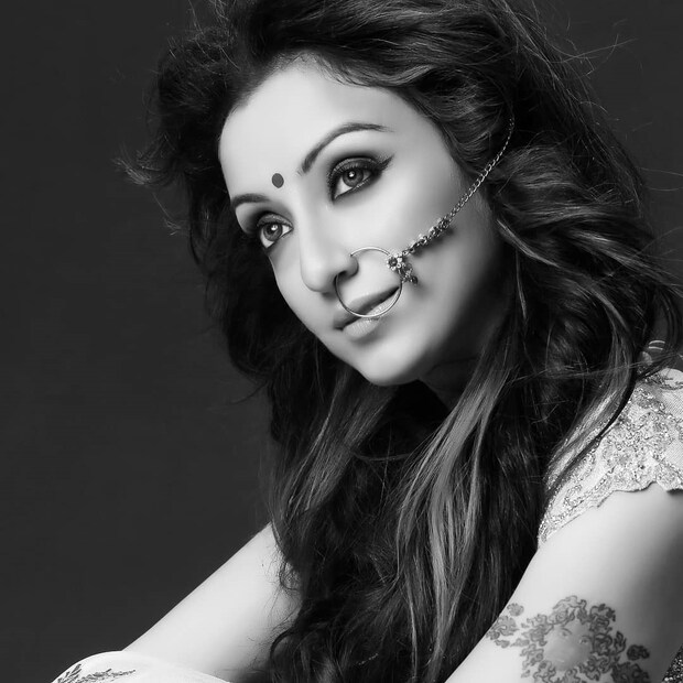বিয়ের আগে রেডিওতে কাজ করেছেন মধুরিমা। ১৯৯৫ সালের ২৪ ডিসেম্বর ১৫ বছরের ছোট মধুরিমার সঙ্গে সোনু নিগমের প্রথম দেখা ও আলাপ। 
