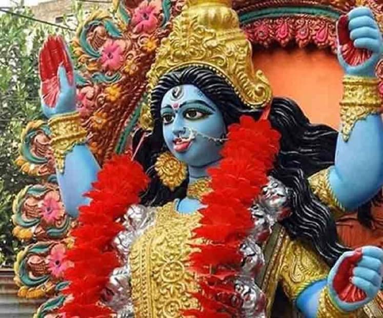  আপনি যদি নির্জলা উপোস না করেন তাহলে সারাদিনে একটু একটু করে জল খান। ফলের রস, লিকার চা এসব খেতে থাকুন মাঝে মাঝেই! এতে ক্লান্তি আসবে না। কিছু না খেয়ে আছেন মনে হবে না! photo source collected 