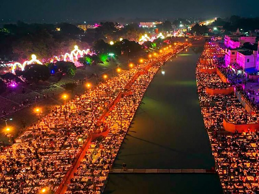 আলোর এই উৎসব বিশ্বের ১০০টি দেশে লাইভ দেখানো হয়েছে। 