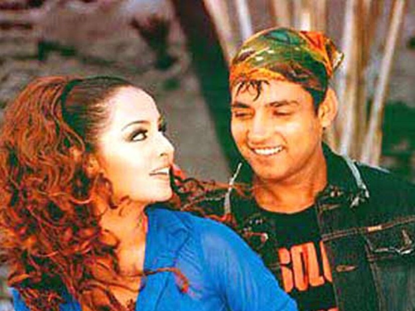 অজয় জাদেজা ভারতের হয়ে ১৯৯২, ১৯৯৬, ১৯৯৯  বিশ্বকাপে খেলেছেন। তিনি ভারতের হয়ে ১৫টি টেস্ট এবং ১৯৬টি ওডিআই ম্যাচ খেলেছেন। একটা সময় ছিল যখন ভারতীয় মিডল ওভারের মেরুদণ্ড ছিলেন জাদেজা। তিনি ২১ বছর বয়সে প্রথম ম্যাচ খেলেন। ২০০০ সাল পর্যন্ত টিম ইন্ডিয়ার নিয়মিত সদস্য ছিলেন। তিনি জাতীয় ক্রিকেট দলের অধিনায়কও ছিলেন। বর্তমানে আফগানিস্তান ক্রিকেট দলের মেন্টর হিসেবে কাজ করছেন জাদেজা।