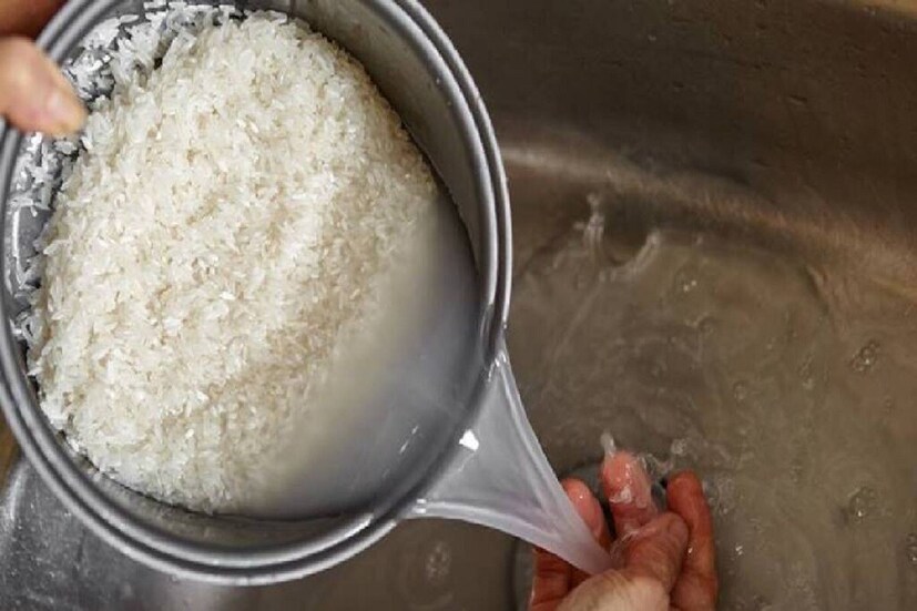 প্রখ্যাত পুষ্টিবিদ ও লেখক রুজুতা দ্বিবেকার বলেন, রান্নার আগে ভাত ভিজিয়ে রাখলে তা ভাতের পুষ্টিগুণ শোষণ করতে সাহায্য করে। ভাত থেকে ভিটামিন এবং খনিজ শোষণ করতে সাহায্য করে। এছাড়াও ভেজানো চাল দ্রুত সিদ্ধ হয়। রান্না করা ভাত আরও নরম করে তোলে।