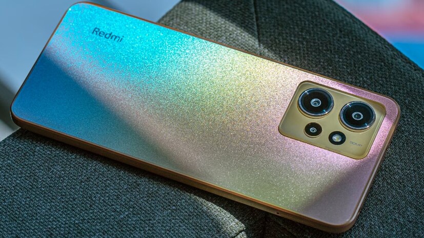 Xiaomi ইন্ডিয়া সম্প্রতি দামের ব্যাপারে এই তথ্য জানিয়েছে। Redmi 12 5G 4GB RAM এবং 128GB স্টোরেজ এবং 6GB + 128GB ভেরিয়েন্টে পাবেন।