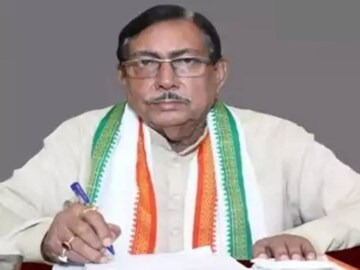 থেমে গেল বর্ষীয়ান রাজনৈতিক নেতার যাত্রা! প্রয়াত কলকাতা পৌরসভার দীর্ঘদিনের কাউন্সিলর রামপিয়ারী রাম 