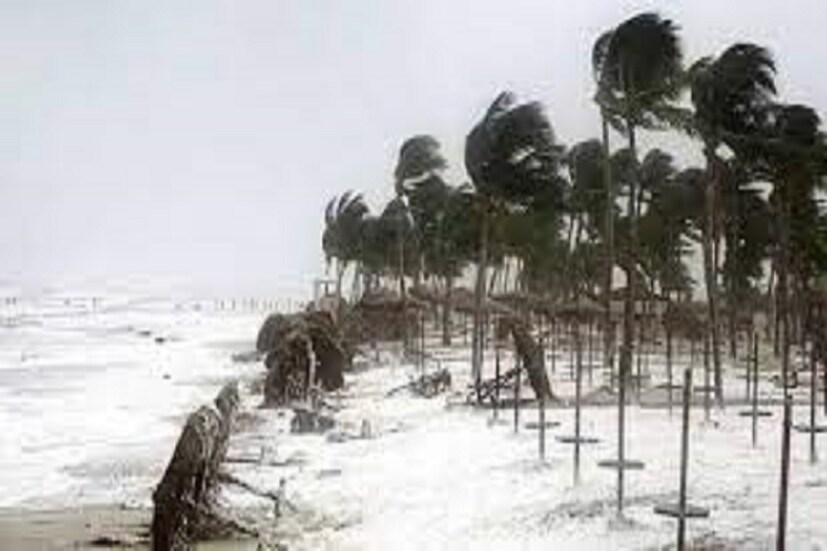 এই মুহূর্তে এই সিস্টেমটি ৩৯০ কিমি পূর্ব-দক্ষিণ-পূর্বে, ওড়িশার পারাদ্বীপ থেকে ৩২০ কিমি দক্ষিণ থেকে দক্ষিণ-পূর্বে অবস্থান করছে ৷ প্রতীকী ছবি ৷