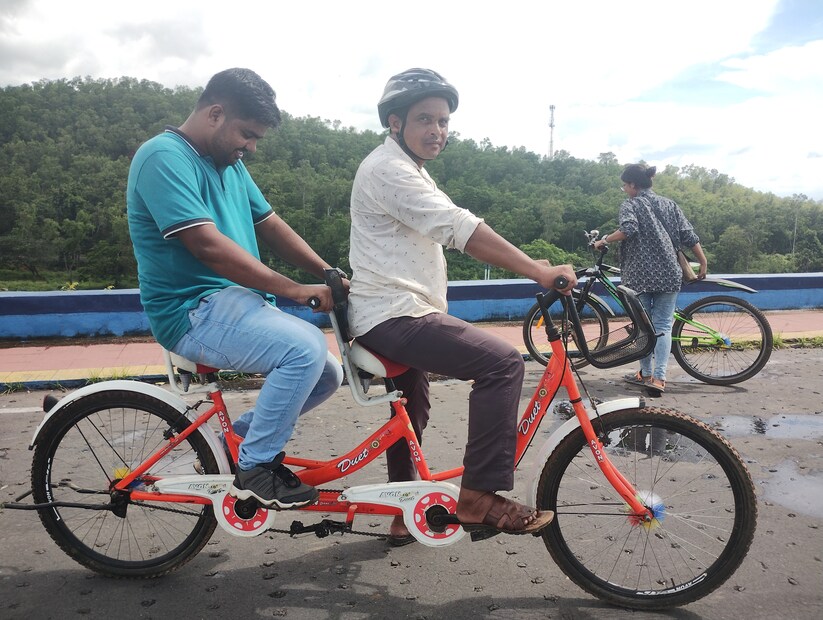 একটি সাইকেলে বসতে পারবে দুইজন। দুজনেরই থাকবে প্যাডেল করার ব্যাবস্থা।