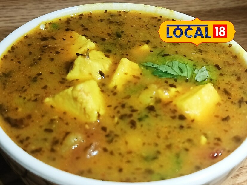 *বাড়ির কোনও অনুষ্ঠানে বা শীতের রাতে খাবারের তালিকায় জনপ্রিয় হতে পারে ডাল পনির। মাছ মাংস ছাড়াই এই খাবার রুটির বা লুচির সঙ্গে বেশ মানানসই, সুস্বাদুও বটে।