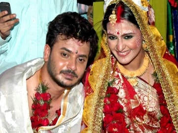 ১৩ পেরিয়ে ১৪! বিবাহ বার্ষিকীতে সামনে এল রাহুল-প্রিয়াঙ্কার বিশেষ মুহূর্ত! ১৩ পেরিয়ে ১৪! বিবাহ বার্ষিকীতে সামনে এল রাহুল-প্রিয়াঙ্কার বিশেষ মুহূর্ত!