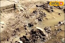 কনকনে ঠাণ্ডাতেও রেহাই নেই, জলে ভরা রাস্তায় পা ফেলা দায়