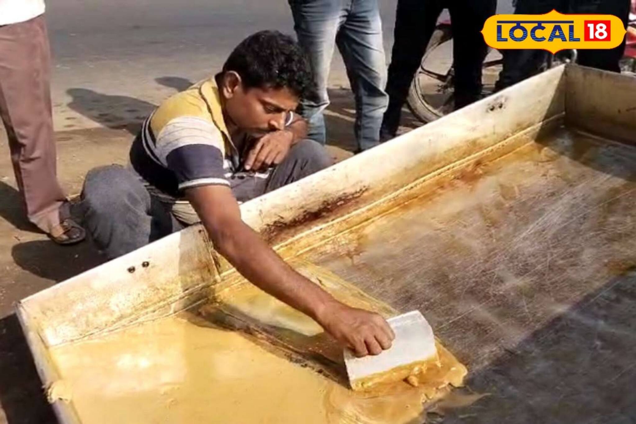 শীতে নলেন গুড় তো অনেক খান! জানেন কীভাবে তৈরি হয় এই গুড়? দেখুন ভিডিও