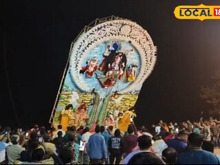 বিসর্জনের সময় প্রতিমা চাপা পড়ে বিপত্তি