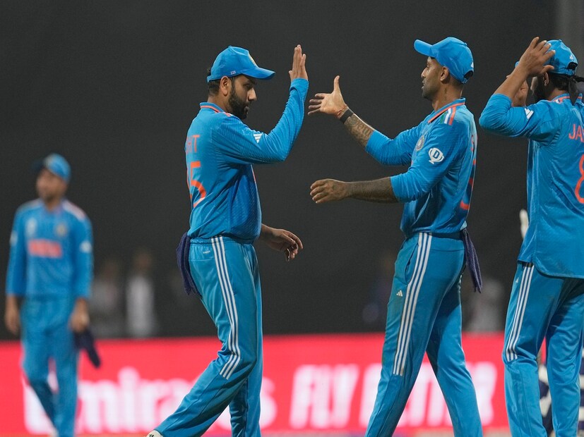 বিরাট কোহলি, শুভমান গিল এবং রোহিত শর্মা এই ম্যাচে গুরুত্বপূর্ণ ভূমিকা পালন করবে। ক্যাপ্টেনের রাশিফল ​​খুবই গুরুত্বপূর্ণ। এই ক্ষেত্রে, রোহিত শর্মা দলের পারফরম্যান্সে গুরুত্বপূর্ণ ভূমিকা পালন করবে এবং ফাইনালে কাপ তুলতে সাহায্য করবে। Photo- AP 