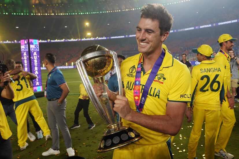 প্যাট কামিন্স: সদ্য দেশকে অধিনায়ক হিসেবে বিশ্বকাপ জিতিয়েছেন প্যাট কামিন্স। এবাপ নিলামে ফের ঝড় উঠতে পারে অজি তারকাকে নিয়ে। ২কোটি টাকার বেল প্রাইজে রয়েছেন কামিন্স। তবে তিনিও ১০ কোটি পর্যন্ত দর পেতে পারেন।