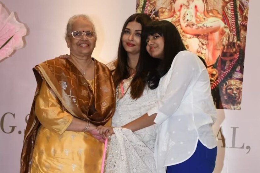 চলতি বছরের, ১ নভেম্বর ৫০তম জন্মদিন একাই কাটিয়েছিলেন বচ্চন পরিবারের বউমা। জন্মদিনের উদযাপনে ঐশ্বর্যের পাশে ছিলেন শুধু তাঁর মেয়ে আরাধ্যা এবং মা বৃন্দা রাই। এই ঘটনার পর মন ভেঙে গেছে দর্শককুলের। অনেকেই কমেন্ট বক্সে লিখেছেন, ‘তাহলে কি ভাঙন নিশ্চিত!’ 