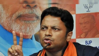 অনুপম হাজরা ফাইল ছবি অনুপম হাজরা ফাইল ছবি