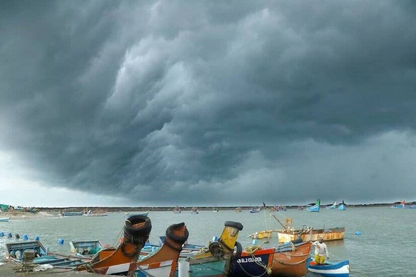 সাগরের তাপমাত্রা বাড়ছে লাফিয়ে লাফিয়ে৷ আরব সাগরের পরিস্থিতি নিয়ে উদ্বেগে রয়েছেন সাধারণ মানুষ৷ সম্প্রতি ভারতের ন্যাশনাল  ইনস্টিটিউট অফ ওশানোগ্রাফির তরফ থেকে বলা হয়েছে, অনেকটা বেড়েছে সাগরের তাপমাত্রা৷ (প্রতীকী ছবি)