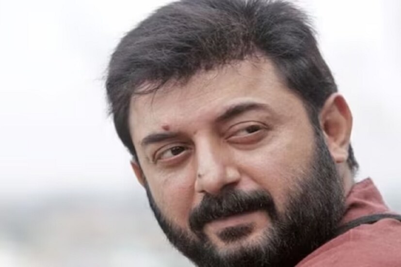এর পর বাবাকে ব্যবসায় সাহায্য করতে শুরু করেছিলেন অরবিন্দ স্বামী। আর এখানেই জীবনের মোড় ঘুরে যায় তাঁর। ব্যবসায় সাফল্য লাভ করে আজ কোটিপতি হয়েছেন তিনি। সংবাদমাধ্যমের রিপোর্ট বলছে, অরবিন্দ স্বামীর কোম্পানি ২০২২ সালে আয় করেছে প্রায় ৩৩০০ কোটি টাকা। তবে আজও কিন্তু অরবিন্দ স্বামীর অভিনয় নিয়ে পাগল ভক্তরা। 