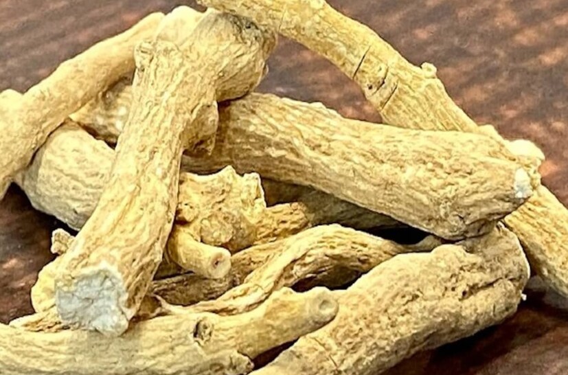 এর পাশাপাশি মানসিক চাপ কমাতে সাহায্য করে অশ্বগন্ধা। আসলে অতিরিক্ত অবসন্ন ভাব এলে বা ক্লান্ত বোধ করলে কাজ করার ক্ষমতা হারিয়ে যায়। আর তা ফিরে পাওয়ার জন্য সেবন করা যেতে পারে অশ্বগন্ধা।