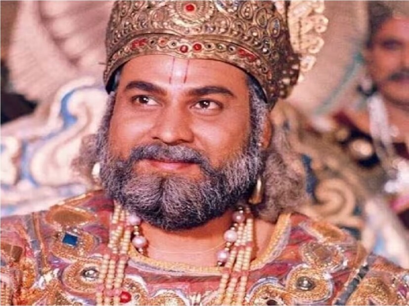 সুনীল পান্ডের আবেগ তাঁর বাবা বুঝতে পেরেছিলেন। তাঁর বাবা তাঁর ছেলের স্বপ্নপূরণে সাহায্য করেছিলেন। এক সাক্ষাৎকারে সুনীল বলেছিলেন যে একদিন তাঁর বাবাও তাঁকে মুম্বই যেতে পরামর্শ দিয়েছিলেন। যখন তাঁর বাবা এই কথা বলেন, সুনীল মুম্বই চলে যান, যেখানে তাঁকে দীর্ঘ সংগ্রামের মুখোমুখি হতে হয়েছিল। (Photo : @pandeysunilofficial/instagram)