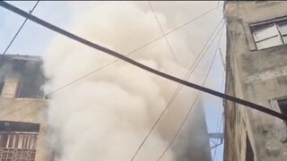 বড়বাজারে শাড়ির গুদামে বিধ্বংসী অগ্নিকাণ্ড বড়বাজারে শাড়ির গুদামে বিধ্বংসী অগ্নিকাণ্ড