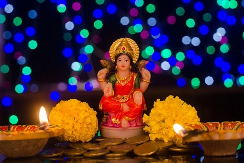 আসুন জেনে নিন উন্নাওয়ের জ্যোতিষী পন্ডিত ঋষিকান্ত মিশ্র শাস্ত্রীর কাছ থেকে সন্ধ্যায় কী কী করা উচিত-