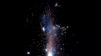 ধোঁয়া, আগুন ছাড়াই ফাটবে বাজি! পরিবেশের ক্ষতি না করে দীপাবলি উপভোগের পথ এই একটাই ধোঁয়া, আগুন ছাড়াই ফাটবে বাজি! পরিবেশের ক্ষতি না করে দীপাবলি উপভোগের পথ এই একটাই