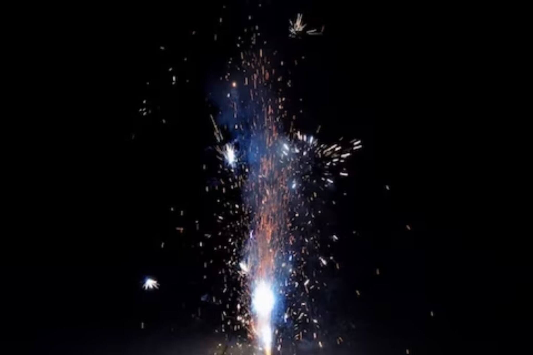 ধোঁয়া, আগুন ছাড়াই ফাটবে বাজি! পরিবেশের ক্ষতি না করে দীপাবলি উপভোগের পথ এই একটাই