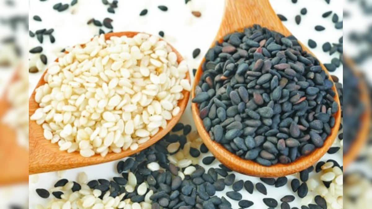 Black Vs White Sesame Seed সাদা না কালো তিল! শীতে কোনটা বেশি উপকারী