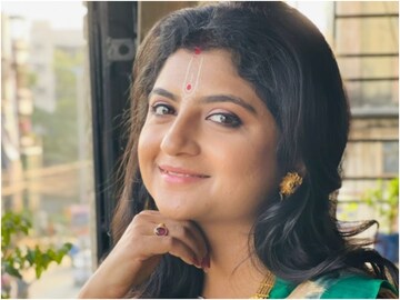 হঠাৎ কী হল অদিতি মুন্সীর?   
