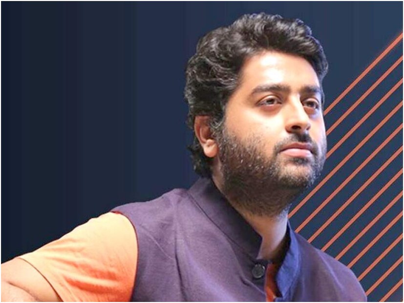 গত ১৮ ফেব্রুয়ারি কলকাতায় এসেছিলেন অরিজিৎ সিং। অ্যাকোয়াটিকায় উপচে পড়েছিল ভিড়। সেখানে টিকিটের সর্বোচ্চ মূল্য ছিল ৭৫ হাজার টাকা। সর্বনিম্ন ছিল সাড়ে ৩ হাজার টাকা।