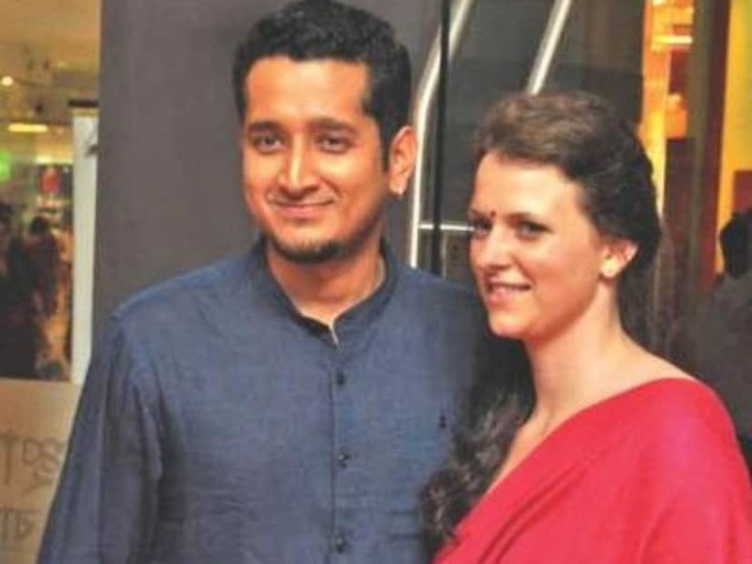 তবে শুধু টলি ইন্ডাস্ট্রিতে নয়, পরমব্রতর জীবনে বিদেশিনীরও আগমন ঘটে৷ ডাচ চিকিৎসকের সঙ্গে বিদেশ সিনেমা নিয়ে পড়াশোনা করতে গিয়ে ইকার সঙ্গে প্রেম নয় পরমব্রতর৷ দীর্ঘদিন লং ডিসট্যান্ট রিলেশনশিপে থাকলেও একসময় কলকাতায় চলে আসেন ইকা ৷ ছবিঃ সোশ্যাল মিডিয়া।