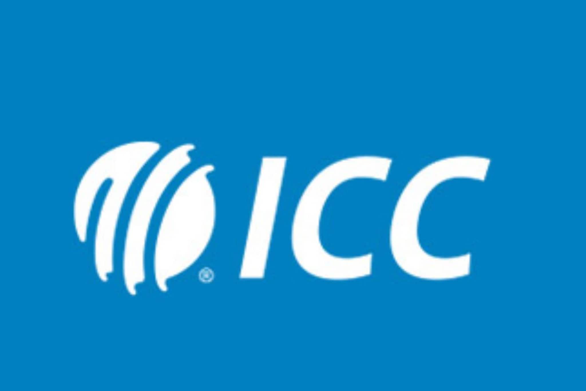 বড় নিয়ম আনল আইসিসি! পুরুষ থেকে মহিলা হওয়া ক্রিকেটাররা এবার বাদ মেয়েদের ক্রিকেটে