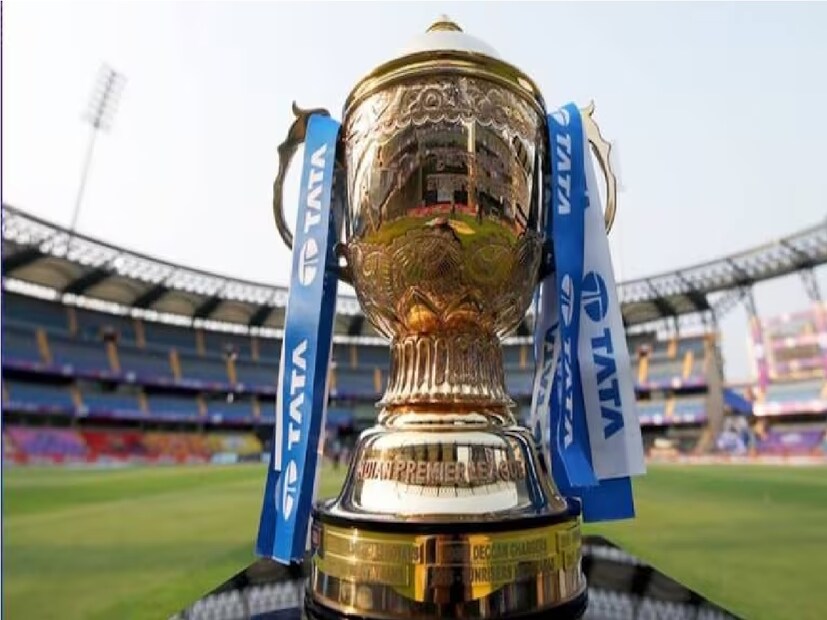 তহালে আপনাদের মনে কৌতুহল জাগতেই পারে ক্রিকেটাররা নিলামে বিক্রি হওয়ার পর কত টাকা হাতে পায়। নিলামে পাওয়া অর্থ থেকে ঠিক কত টাকা কাটা যায় ক্রিকেটারদের। 