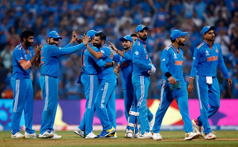 মেগা ম্যাচে ভারতের প্রথম একাদশ কী হবে তা নিয়ে জল্পনার শেষ নেই। গ্রুপ পর্ব থেকে সেমি ফাইনাল, বাংলাদেশ ম্যাচের পর থেকে প্রথম একাদশে খুব একটা পরিবর্তন করেননি কোচ রাহুল দ্রাবিড়। সেট টিমের পরিবর্তনের পক্ষে রাহুল কোনও দিনই খুব একটা থাকেন না।