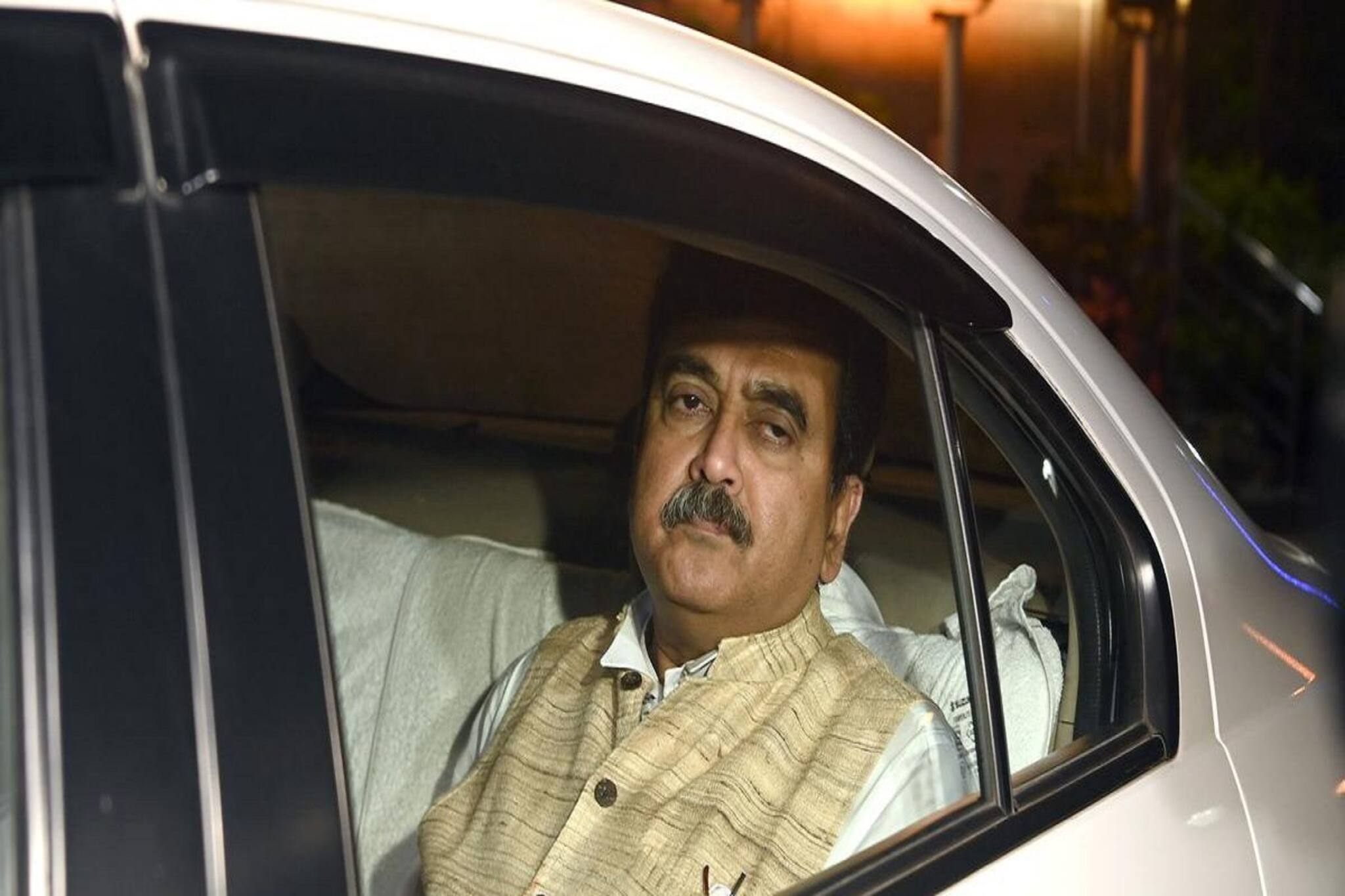 সুপ্রিম-নির্দেশ, SSC মামলা ছাড়লেন বিচারপতি অভিজিৎ গঙ্গোপাধ্যায়! তুমুল শোরগোল