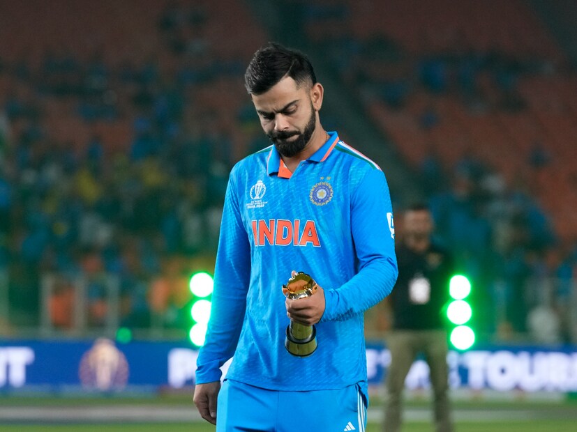 প্রতিযোগিতা ১১টি ম্যাচ খেলে ৭৬৫ রান করেছেন বিরাট কোহলি। ঝুলিতে রয়েছে ৩টি শতরান ও ৬টি অর্ধশতরান। বিশ্বকাপের সেরা ক্রিকেটারের অ্যাওয়ার্ডও পেয়েছেন কোহলি।  (Photo Courtesy- AP)