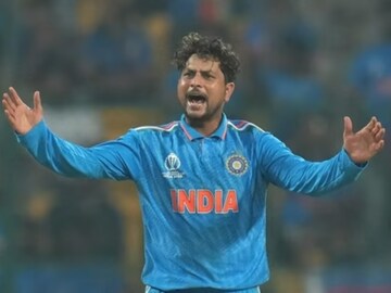 বিশ্বকাপ ফাইনাল হারের পর কুলদীপ যাদবের বাড়িতে পুলিশ!