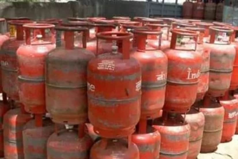  তার মানে, যদি আপনার সিলিন্ডারে A-26 লেখা থাকে, তাহলে এর মেয়াদ ২০২৬ সালের জানুয়ারি পর্যন্ত। এমন পরিস্থিতিতে এখন থেকে যখনই সিলিন্ডার কিনবেন, তার মেয়াদ শেষ হওয়ার তারিখ দেখে নিন।