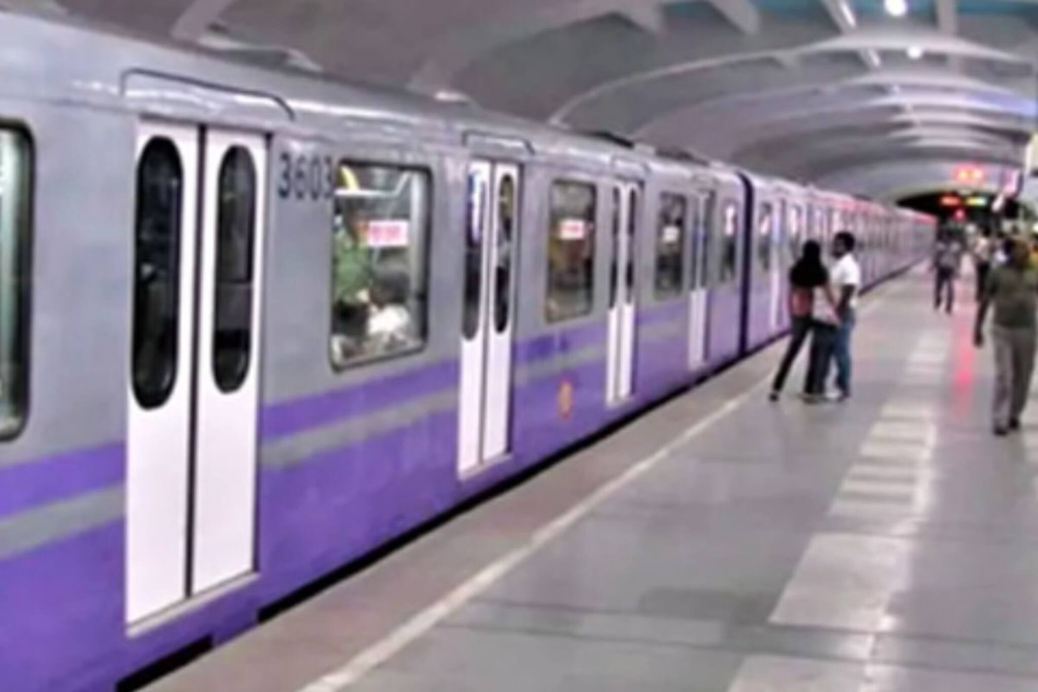 দক্ষিণেশ্বর থেকে স্বাভাবিক হল মেট্রো পরিষেবা! রবিবার দিনভর হয়রানির পর স্বস্তি