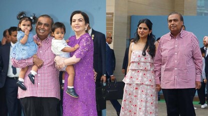 জন্মদিনে কৃষ্ণা আর আদিয়াকে নিয়ে মুকেশ ও নীতা আম্বানি জন্মদিনে কৃষ্ণা আর আদিয়াকে নিয়ে মুকেশ ও নীতা আম্বানি