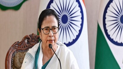 রাজ্যে শিল্পবিকাশের উপযোগী পরিবেশ রয়েছে, রয়েছে মানসিকতাও। এই বার্তা বারবারই দিয়ে থাকেন মুখ্যমন্ত্রী মমতা বন্দ্যোপাধ্যায়।- Photo- File রাজ্যে শিল্পবিকাশের উপযোগী পরিবেশ রয়েছে, রয়েছে মানসিকতাও। এই বার্তা বারবারই দিয়ে থাকেন মুখ্যমন্ত্রী মমতা বন্দ্যোপাধ্যায়।- Photo- File