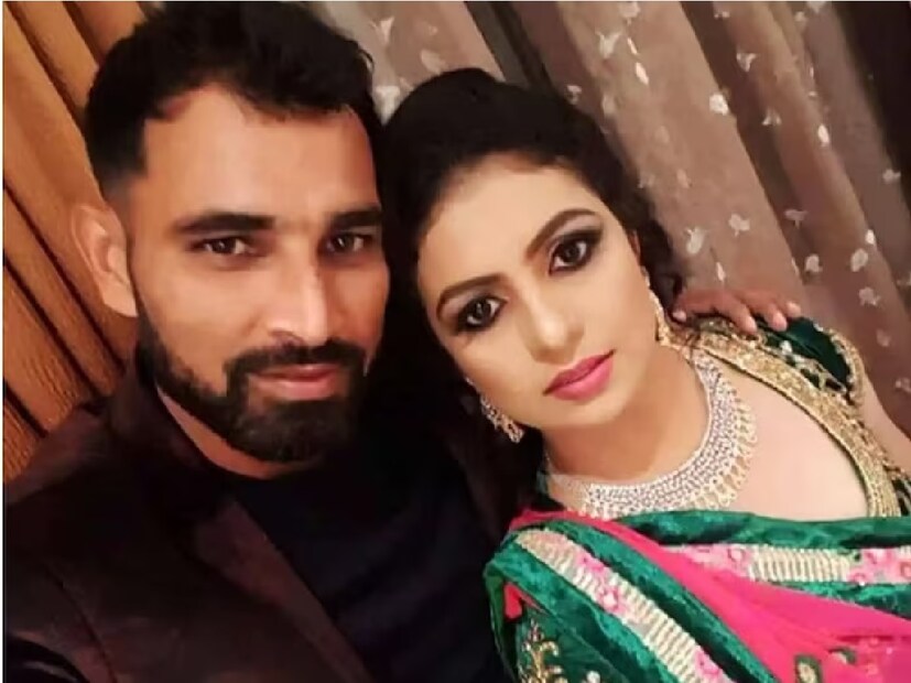 'আমার অবস্থা না বোঝার একমাত্র কারণ আমি একজন সাধারণ মহিলা এবং আমার অতীত ভুলে গিয়ে ভাল ও সুস্থ জীবনযাপন করার চেষ্টা করি। আমি মহম্মদ শামি ও তাঁর পরিবারের সঙ্গে ছিলাম। আমি জানি তাঁরা কেমন মানুষ। আপনি তো ওই লোকদের সঙ্গে ছিলেন না, তাহলে মহম্মদ শামি যে সঠিক বলে প্রমাণ দেবেন কীভাবে?’’