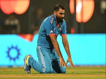 'ভারত বিশ্বকাপে আলাদা বলে খেলেছে', পাকিস্তানের বিস্ফোরক দাবি! ধুয়ে দিলেন শামি
