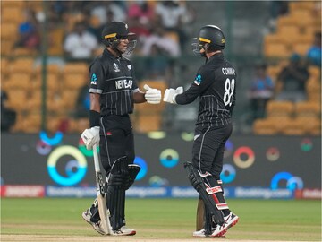 শ্রীলঙ্কাকে উড়িয়ে দিয়ে কার্যত সেমিফাইনালে নিউজিল্যান্ড (Photo Courtesy- AP)