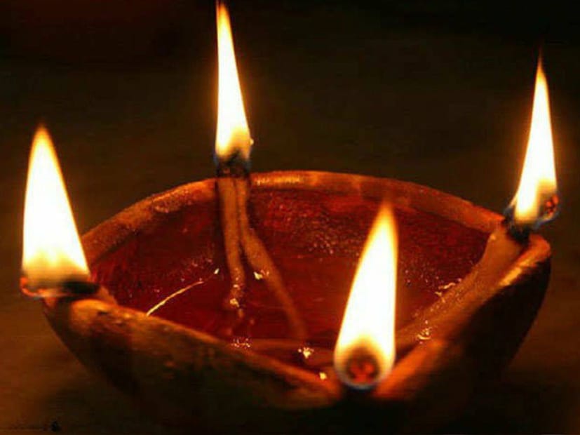দীপাবলির অনুষ্ঠান পাঁচদিন ধরে পালিত হয়। তার মধ্যে কৃষ্ণপক্ষে ত্রয়োদশী তিথিতে উদযাপিত হয় ধনতেরস বা ধনত্রয়োদশী পার্বণ। 