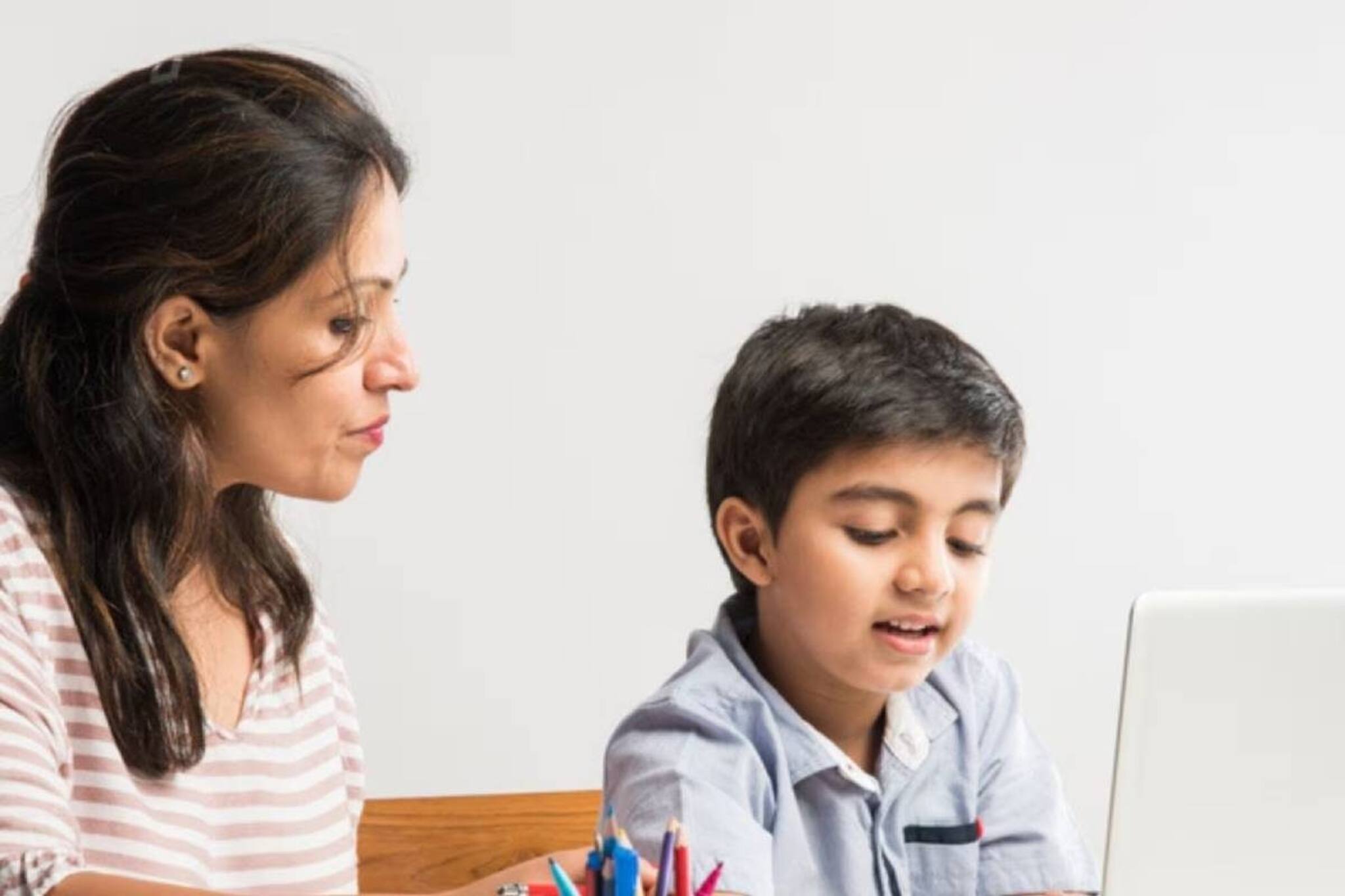 সন্তানের জিনিয়াস হওয়া আটকানো যাবে না! পড়াশোনায় মন না বসলে কাজে লাগান এই ৬ কায়দা